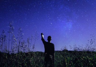 La diferencia entre soñar y observar el sueño: el nacimiento de la conciencia onírica